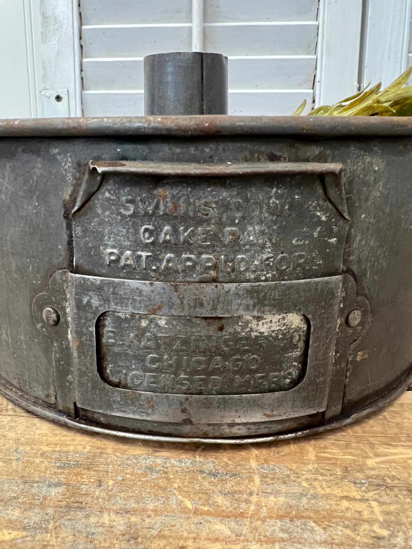 Vintage/Antique Swans Down Cake Flour Metal Cake Pan E Katzinger Co. Chicago, Illinois