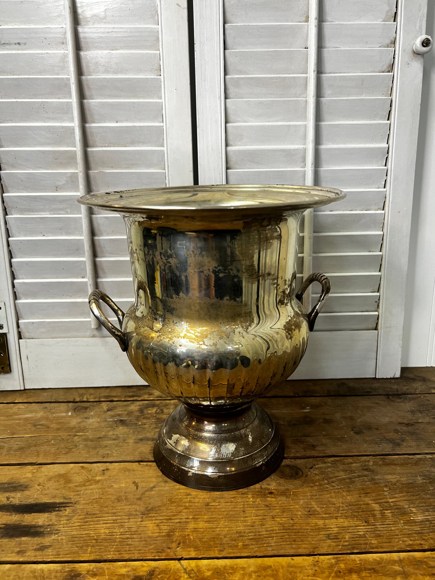 Vintage international silver co. Silverplate champagne bucket/ vase/ wine cooler