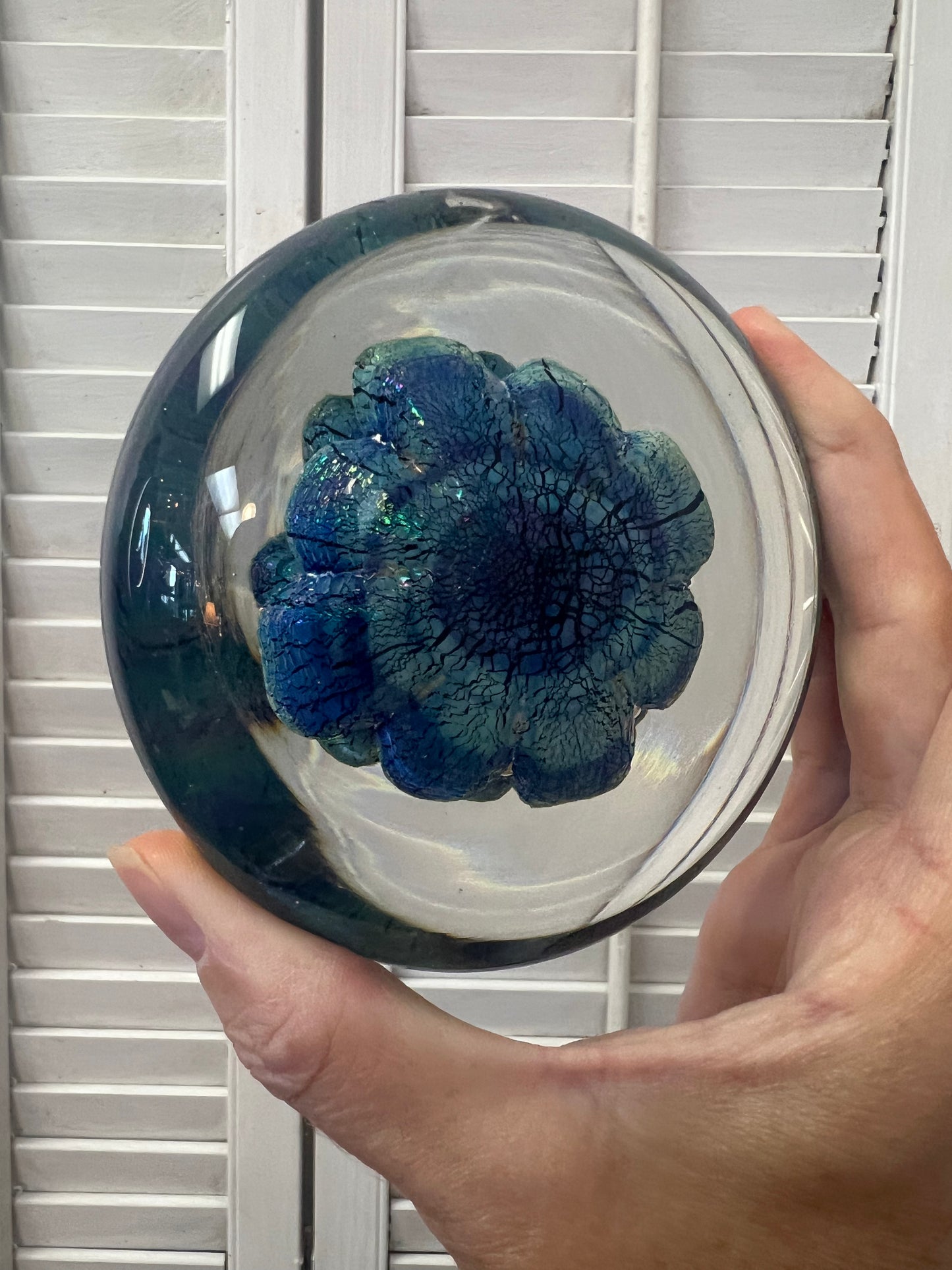 1975 ROBERT EICKHOLT ABSTRACT IRIDESCENT BLOWN GLASS PAPERWEIGHT