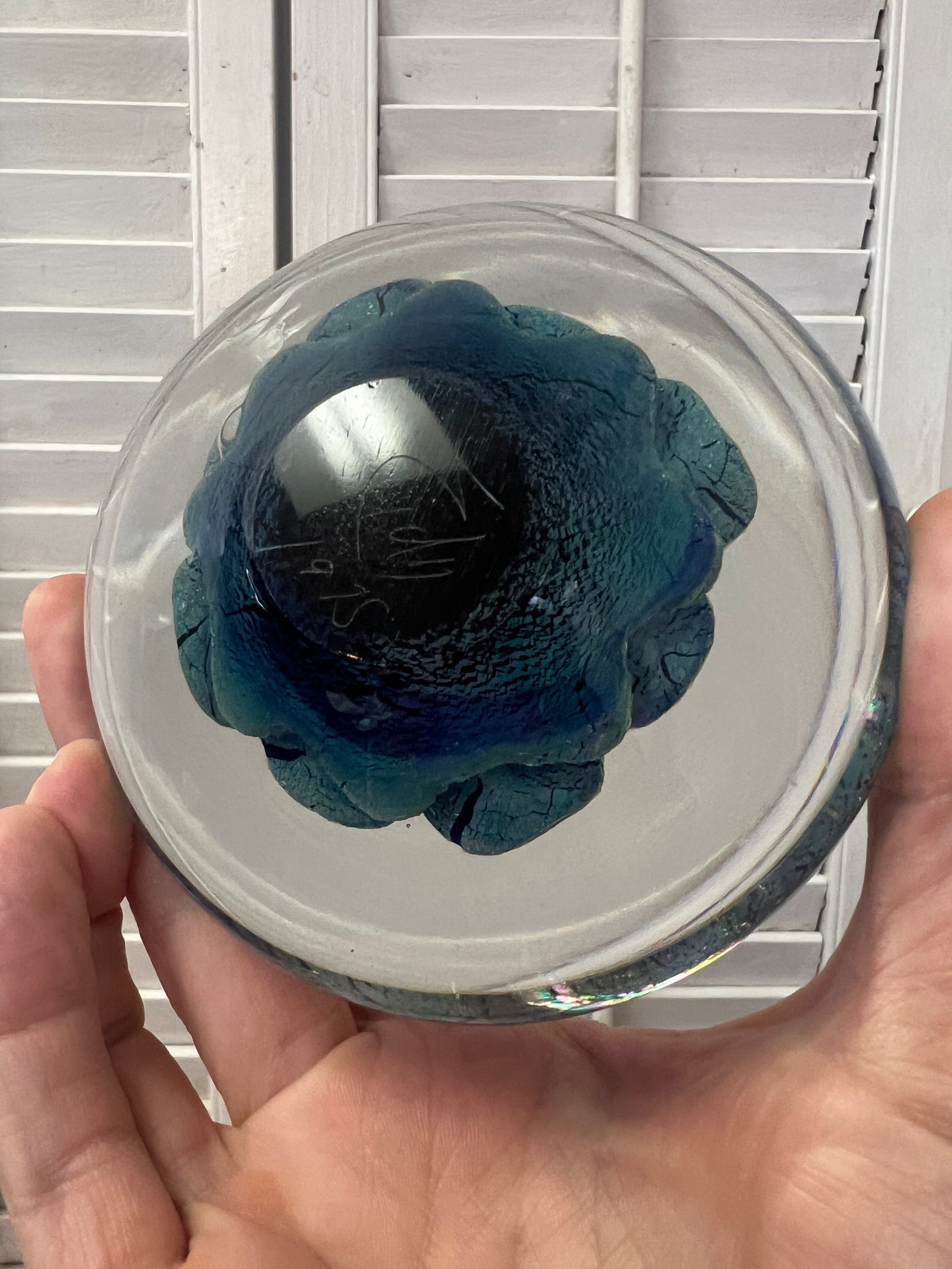 1975 ROBERT EICKHOLT ABSTRACT IRIDESCENT BLOWN GLASS PAPERWEIGHT
