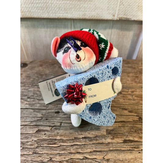 Annalee 7” “This Gift Stinks” Mouse like new w tag