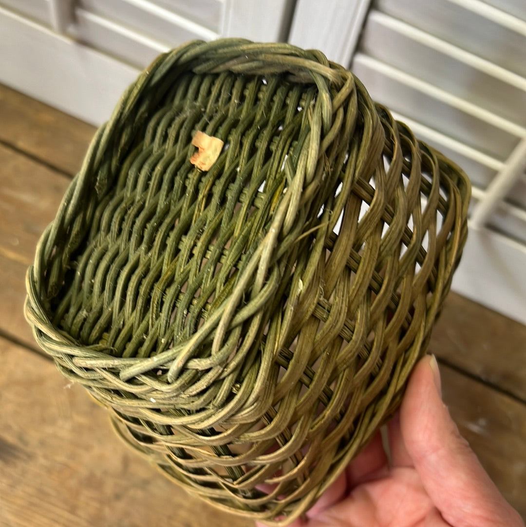 Small handled basket