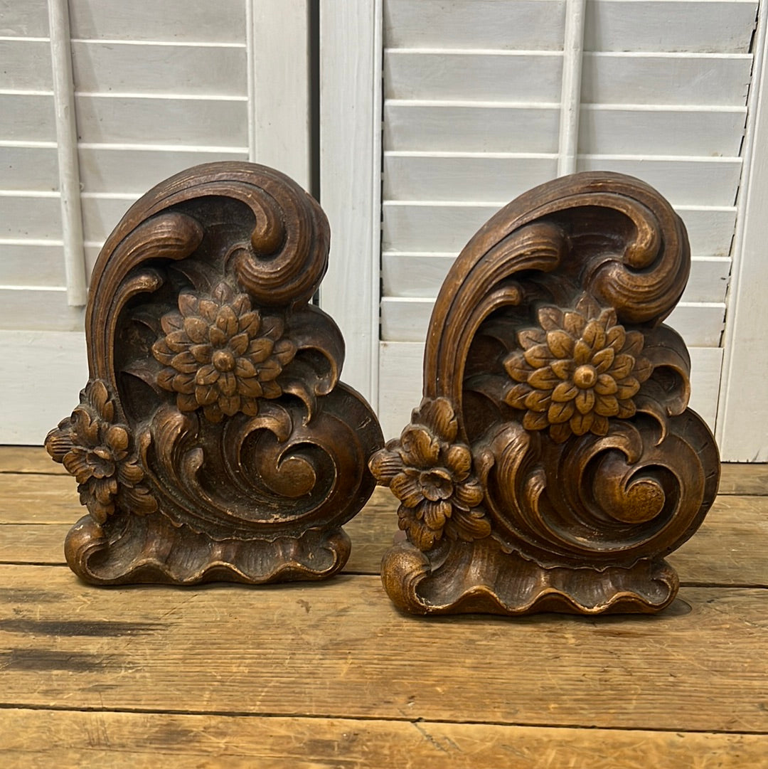 Floral syrocco bookends