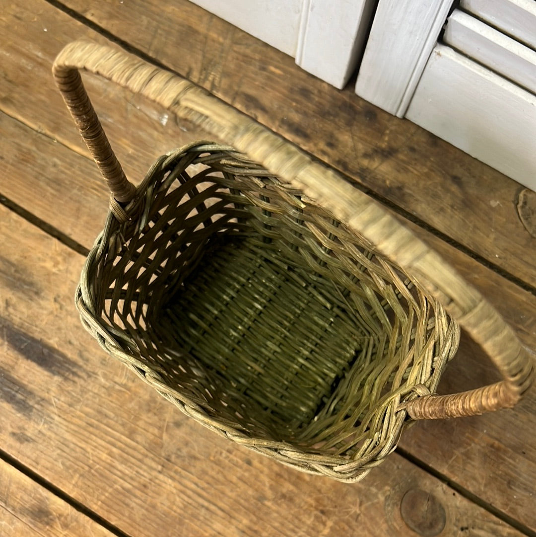 Small handled basket