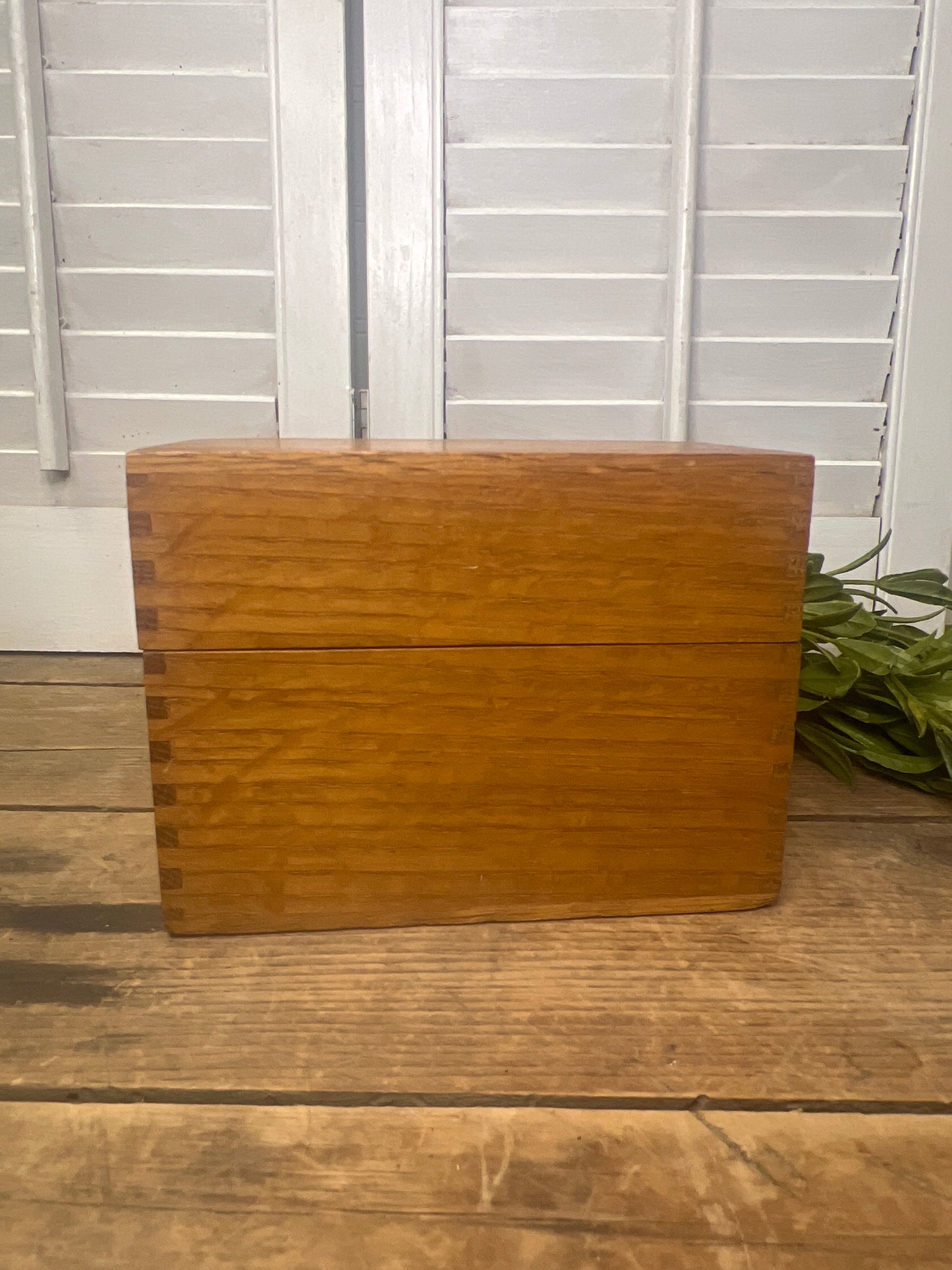 Index card box/ recipe box globe-wernicke co. Made in USA