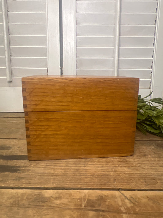 Index card box/ recipe box globe-wernicke co. Made in USA