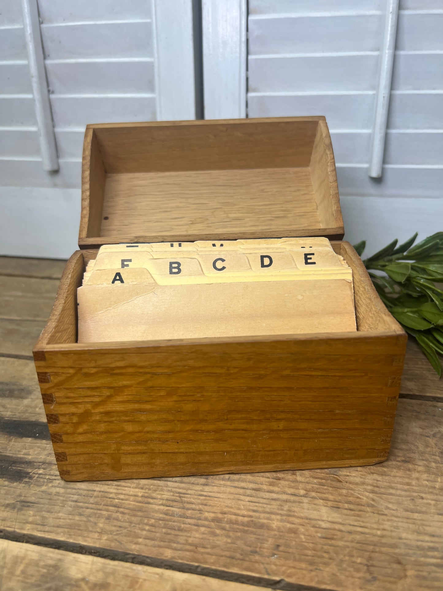 Index card box/ recipe box globe-wernicke co. Made in USA