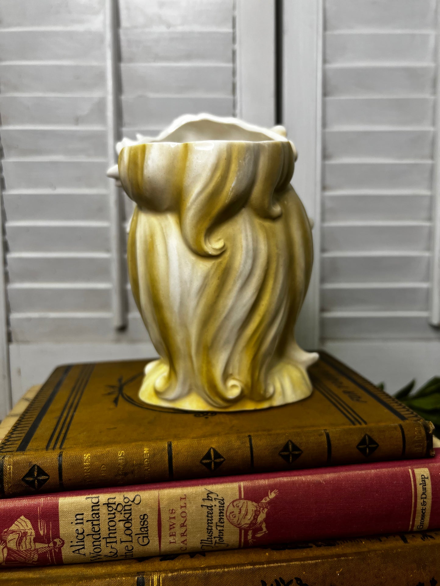 Vintage flower power teen girl head vase/ flowers in hair/ hippy flowers/ Inarco Japan