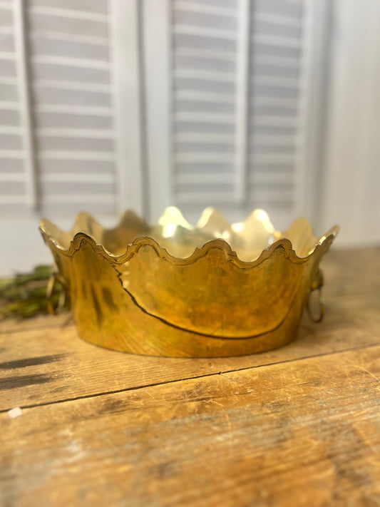 Vintage Scalloped Brass Cachepot with Lions Head Handles / Planter Pot