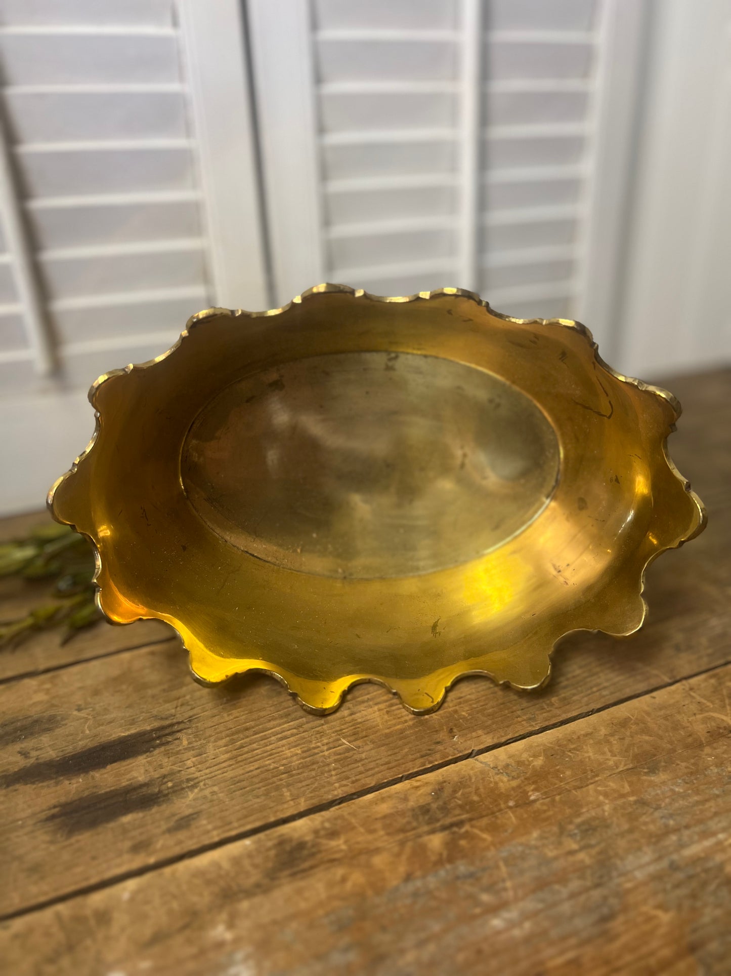 Vintage Scalloped Brass Cachepot with Lions Head Handles / Planter Pot