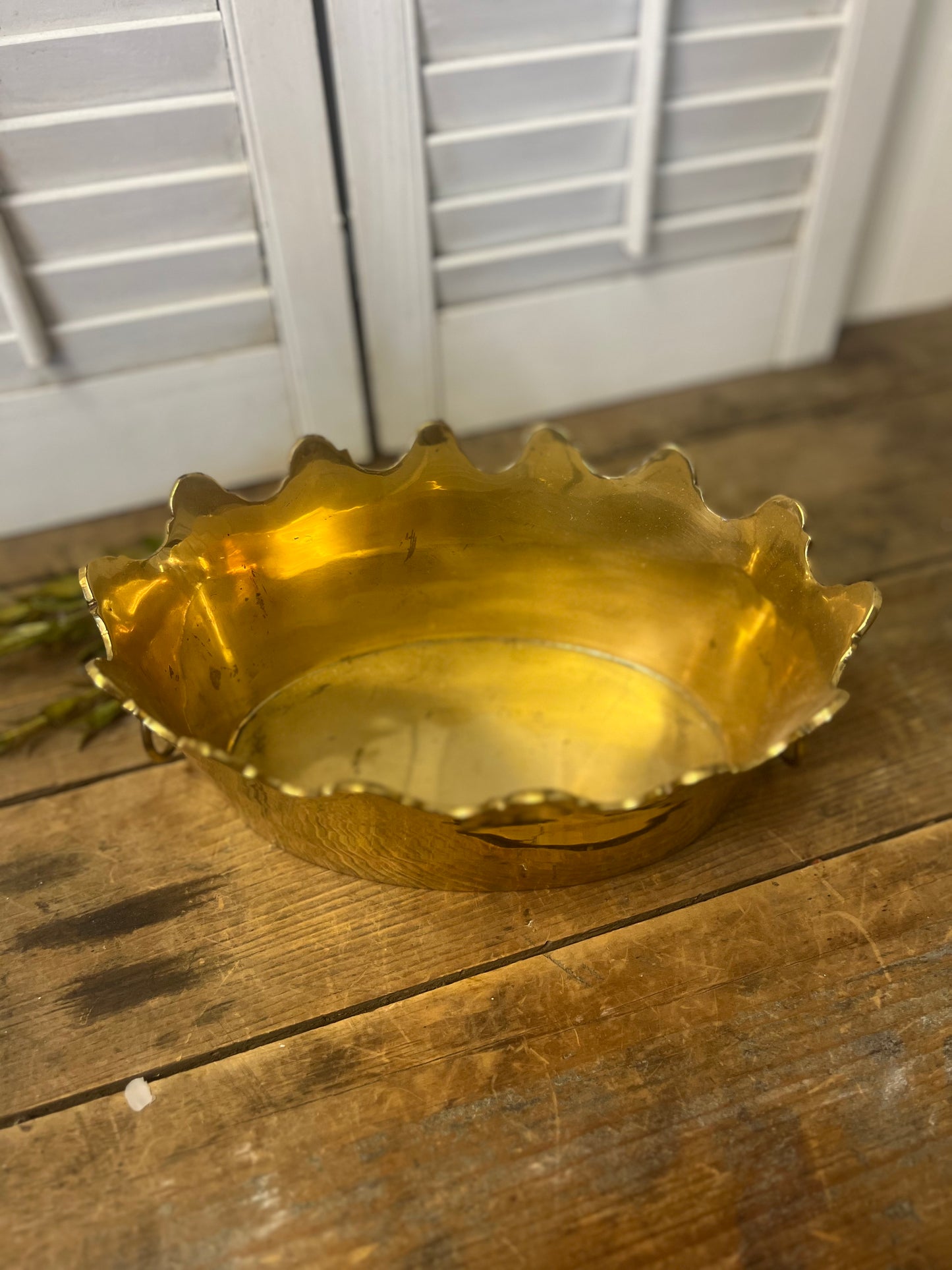 Vintage Scalloped Brass Cachepot with Lions Head Handles / Planter Pot