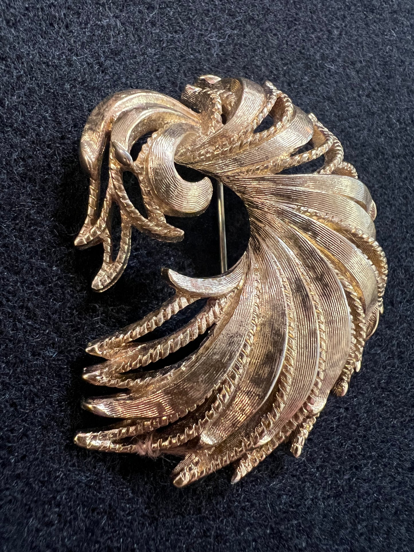 Vintage Monet Gold Tone Leaf Brooch