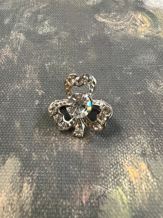 Vintage rhinestone shamrock pin/brooch