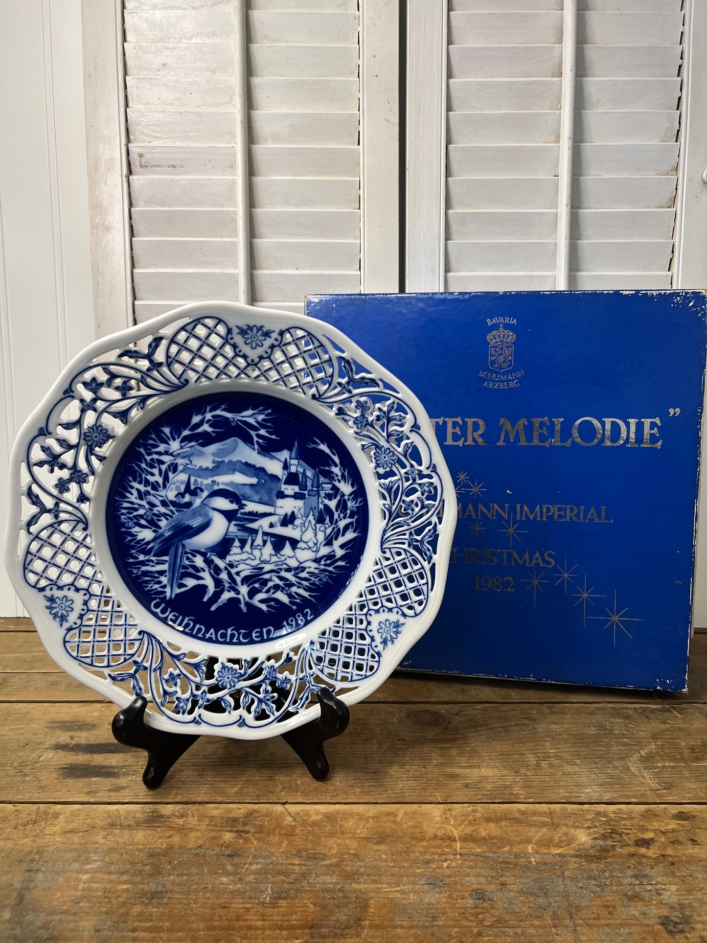 Christmas Porcelain Schumann Imperial "Winter Melodie" 1982 4th Edition #2510