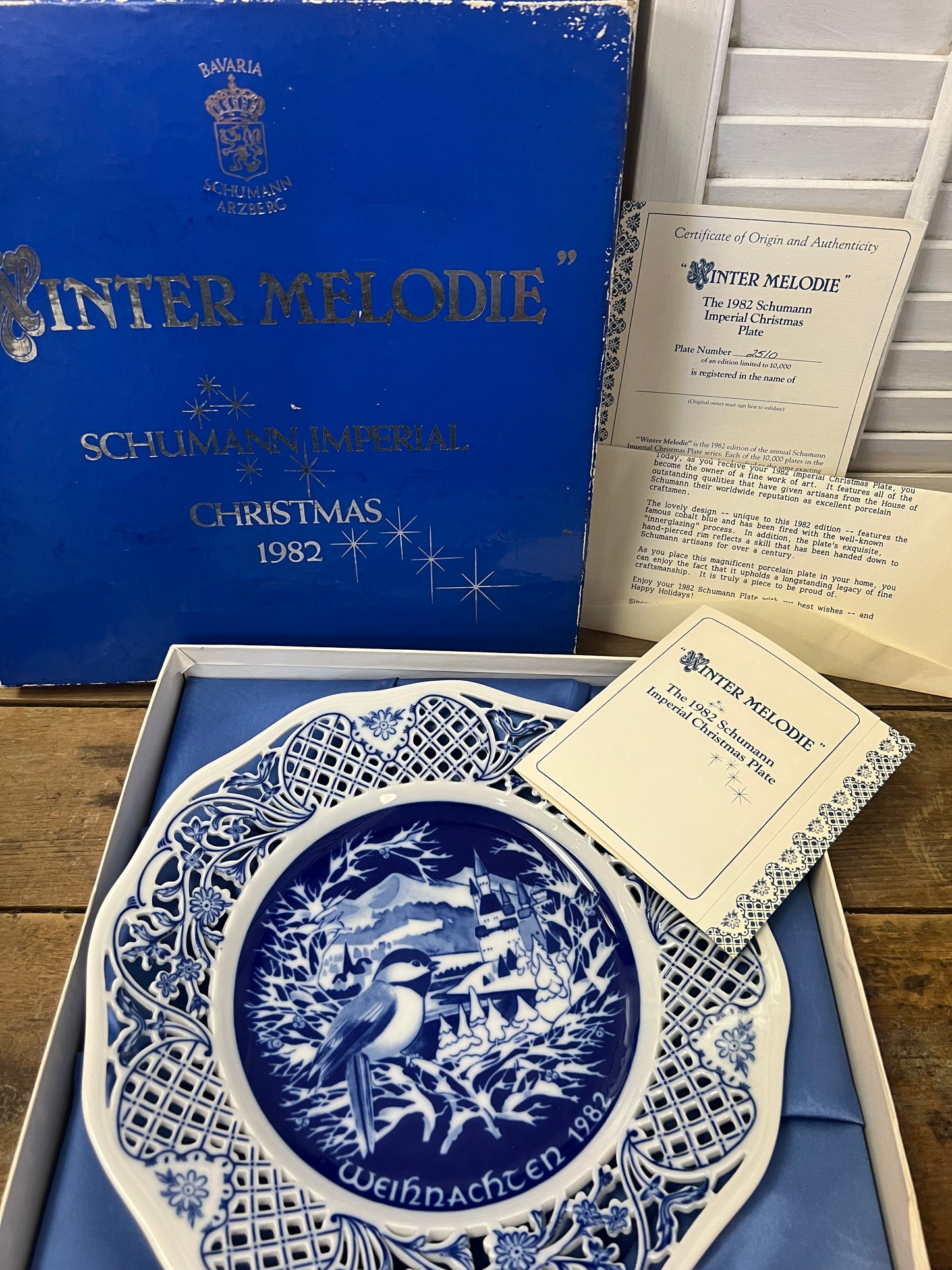 Christmas Porcelain Schumann Imperial "Winter Melodie" 1982 4th Edition #2510