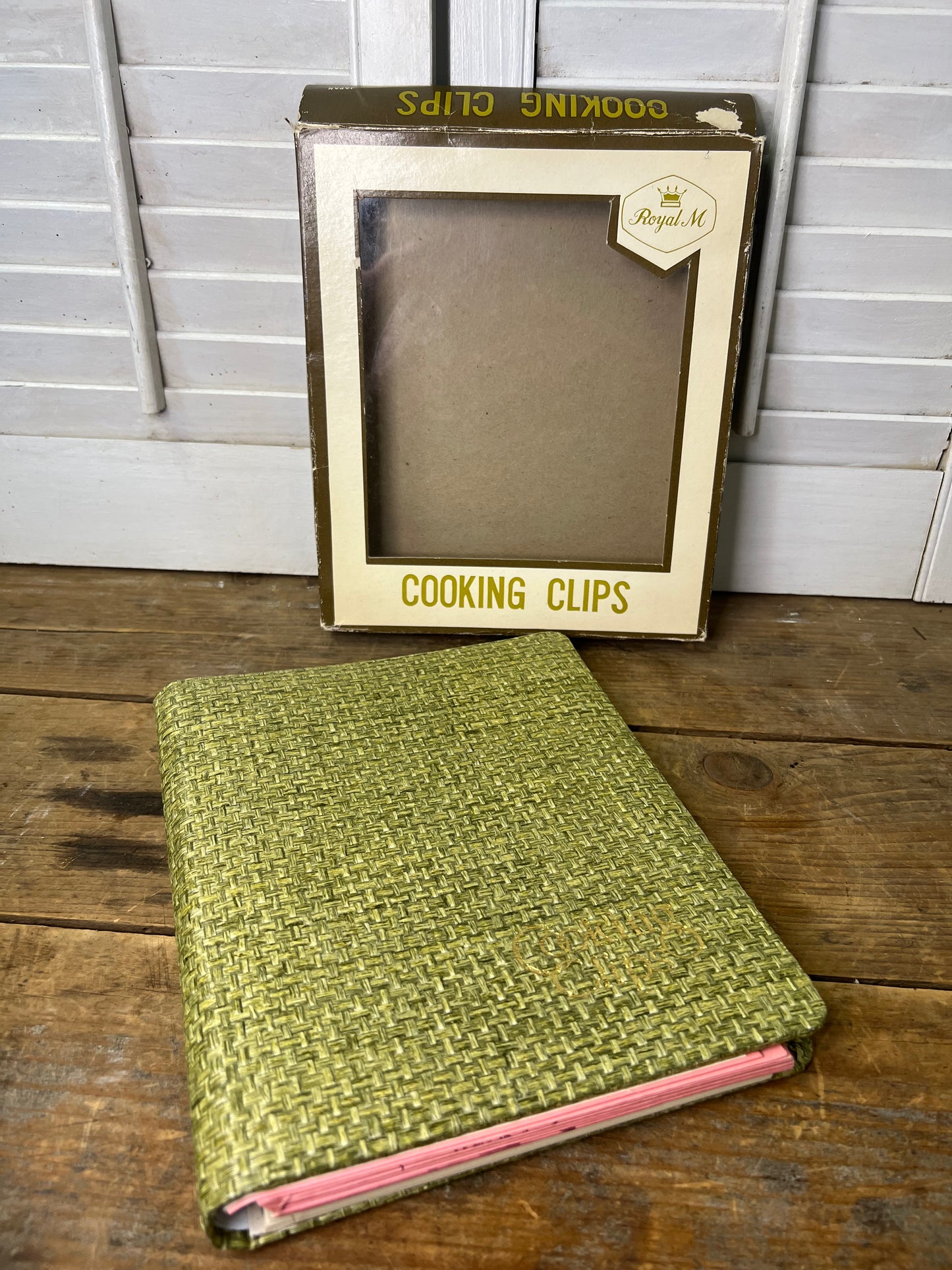 Vintage 1960’s “Cooking Clips” recipe book with original box