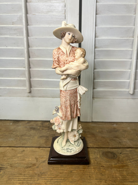 Giuseppe Armani “Mothers Joy” figurine made in Italy 2004 Florence sculpture d’arte Florence/ Capodimonte