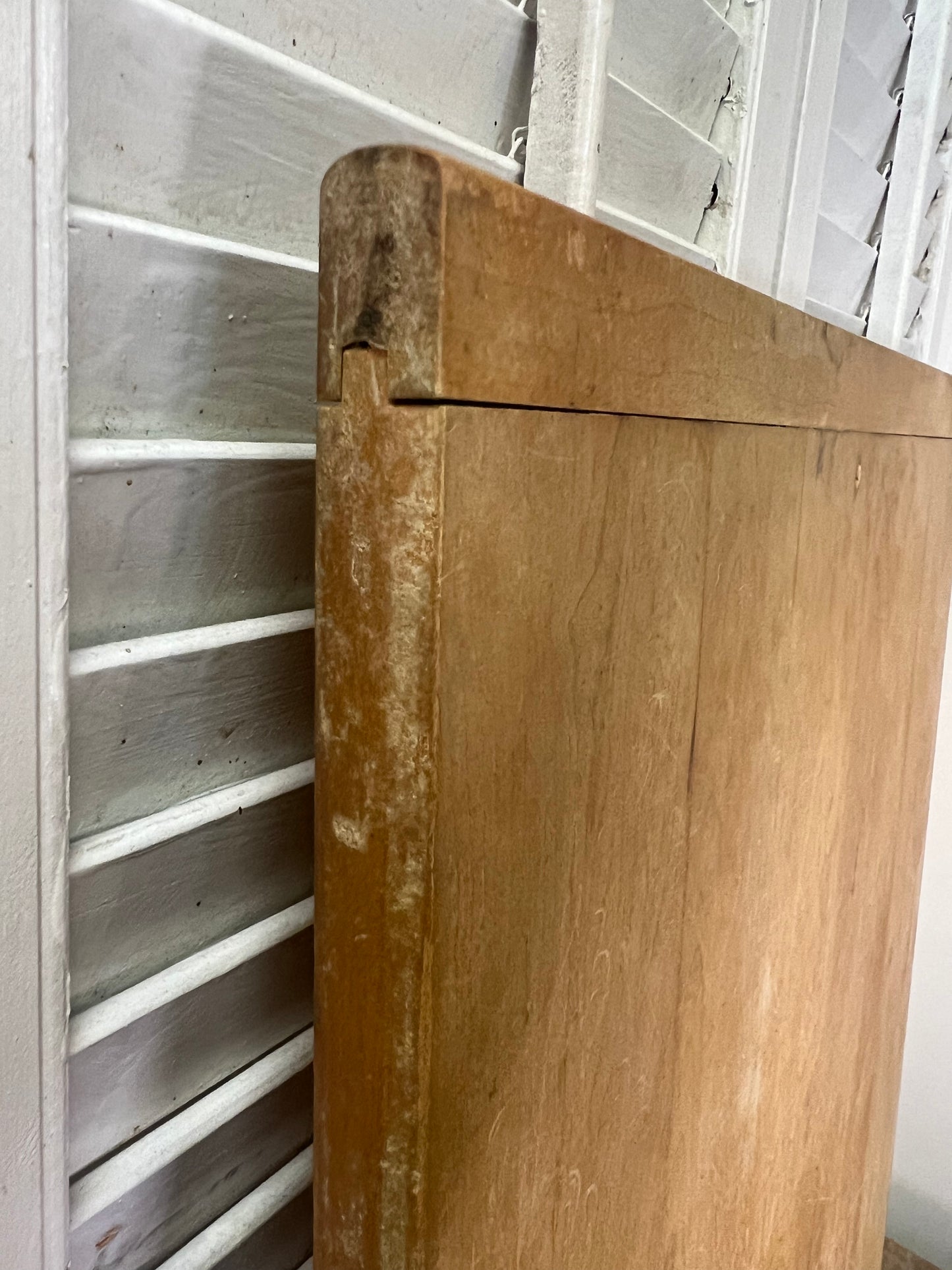 Vintage cutting board with Breadboard Ends G. H. Specialty Co. Milwaukee Wisconsin