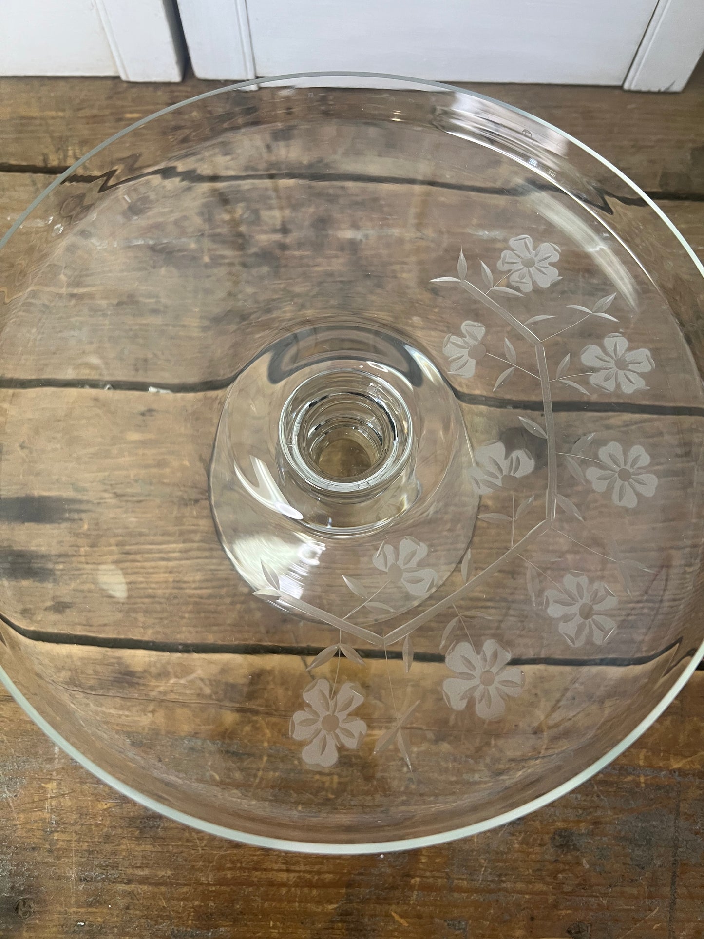 Floral etched cake stand