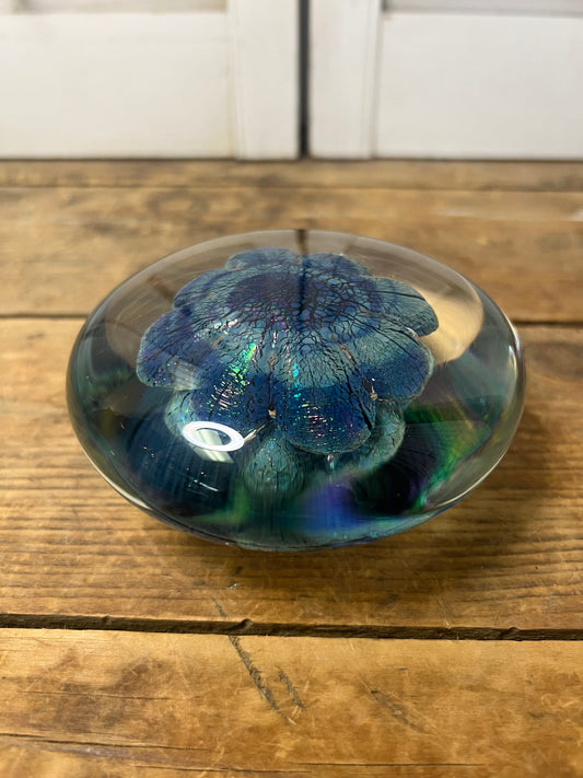 1975 ROBERT EICKHOLT ABSTRACT IRIDESCENT BLOWN GLASS PAPERWEIGHT