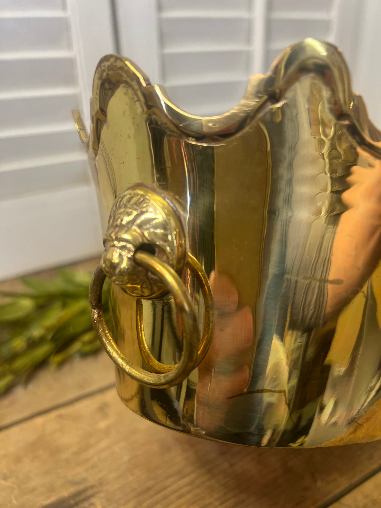 Vintage Scalloped Brass Cachepot with Lions Head Handles / Planter Pot