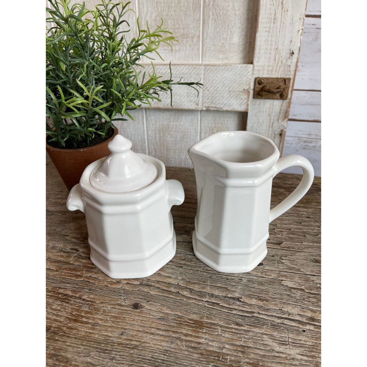 Vintage pfaltzgraff cream and sugar set heritage pattern white