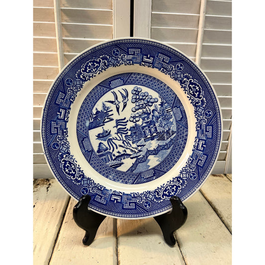 Vintage Homer Laughlin, 9 inch blue willow plate