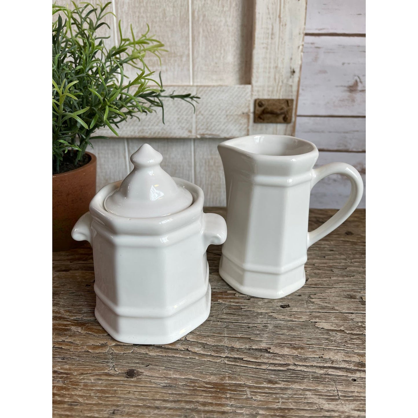 Vintage pfaltzgraff cream and sugar set heritage pattern white