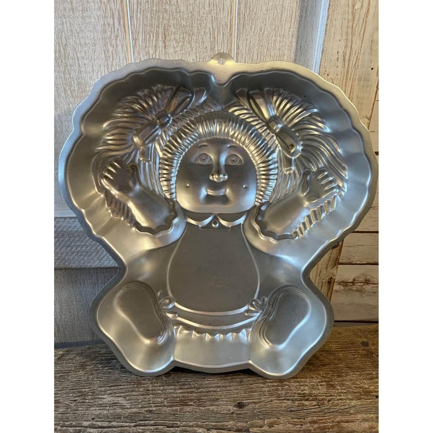 vintage 1984 cabbage patch doll wilton cake pan