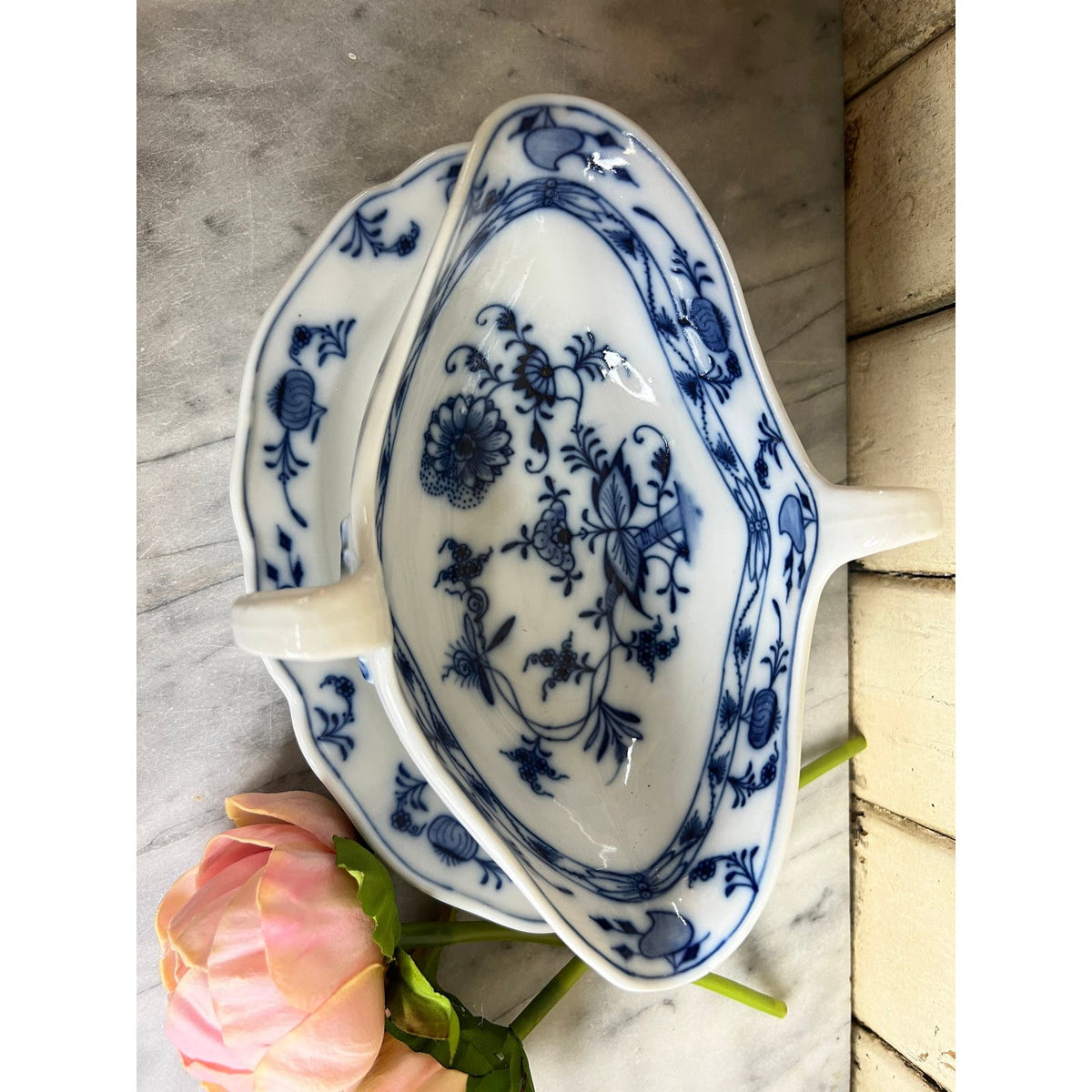 Late 19th Century Meissen Porcelain Blue Onion Gravy Dish