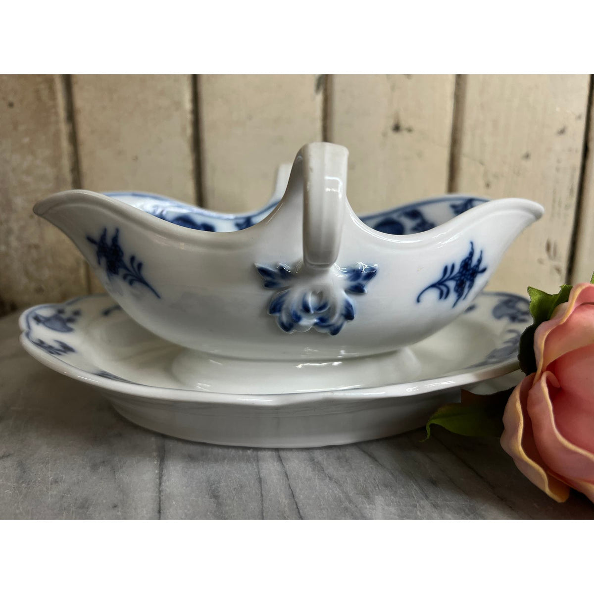 Late 19th Century Meissen Porcelain Blue Onion Gravy Dish